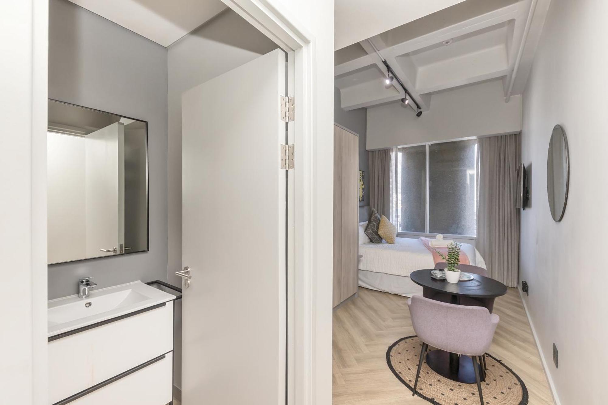 One Thibault Studio Hotel And Apartments ケープタウン エクステリア 写真